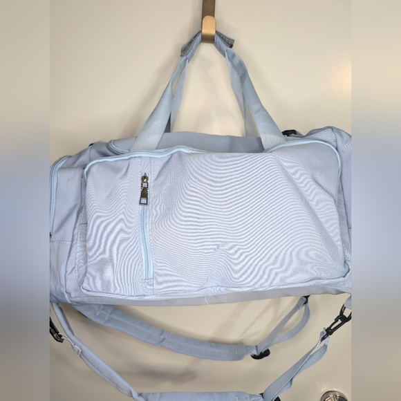 New 40L Carry On Travel Duffel Bag w Shoe Compartment & Luggage Sleeve - Blue - Picture 8 of 16